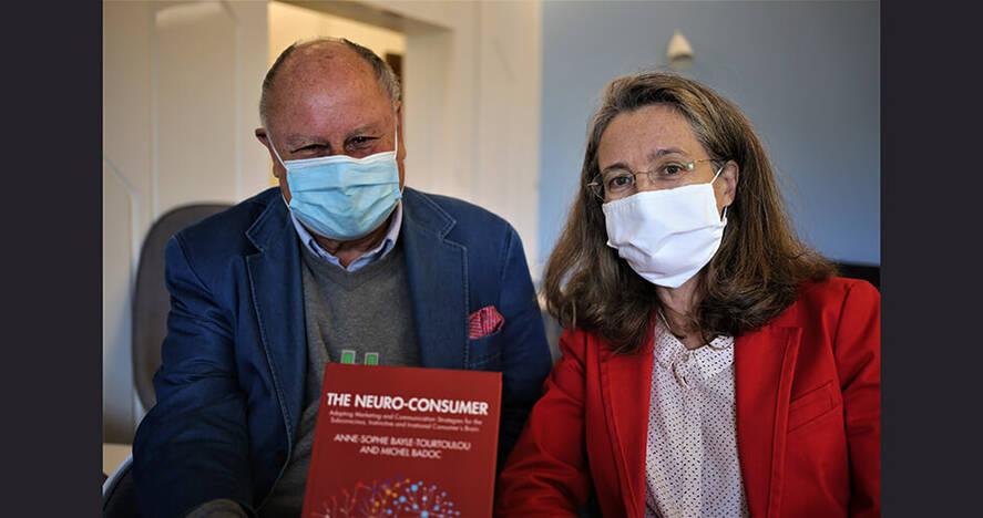 Anne-Sophie Bayle-Tourtoulou and Michel Badoc with masks (© HEC Paris / D. Brown)