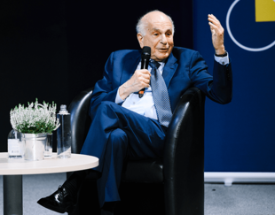 HEC Talks with Daniel Kahneman - Oct. 7, 2021 - Daniel Kahneman answering to a student