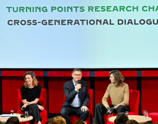 ESCP and HEC Paris students in the same room for cross-generational dialogues