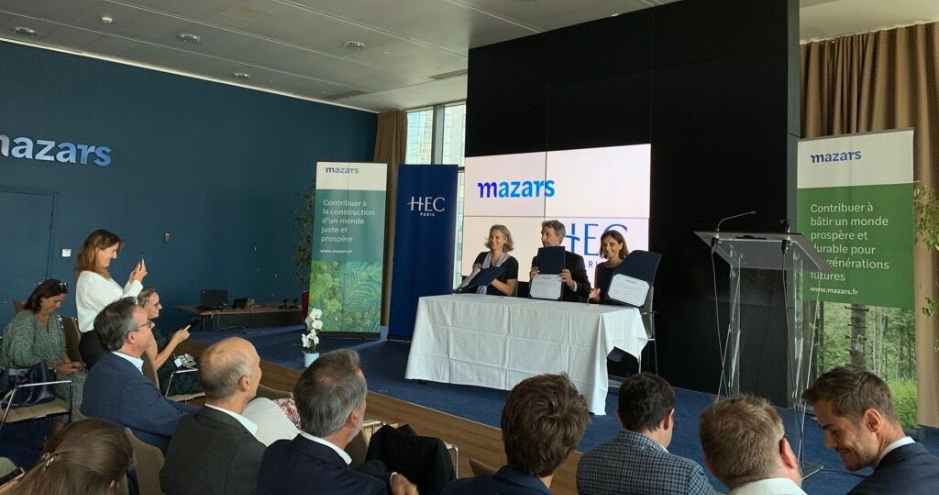 Signature de la collaboration entre Mazars et Hec Paris